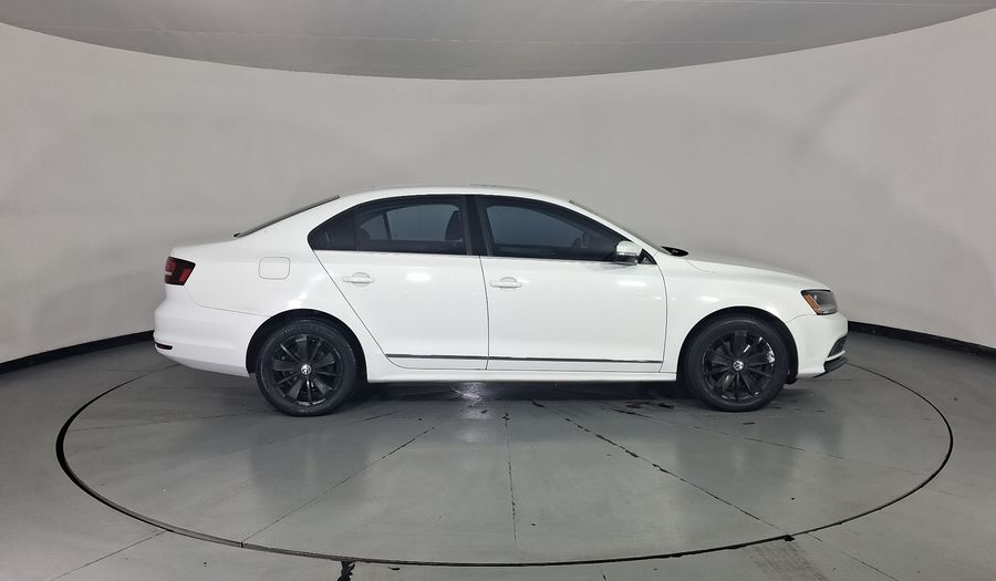 Volkswagen Jetta 2.5 COMFORTLINE TIP. BOLSAS AIRE DEL. Sedan 2017