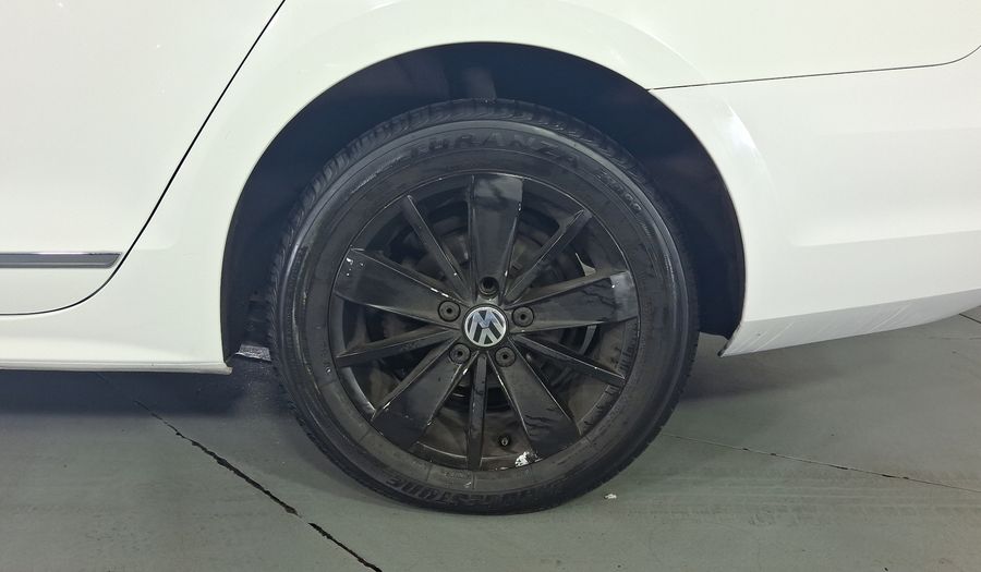 Volkswagen Jetta 2.5 COMFORTLINE TIP. BOLSAS AIRE DEL. Sedan 2017