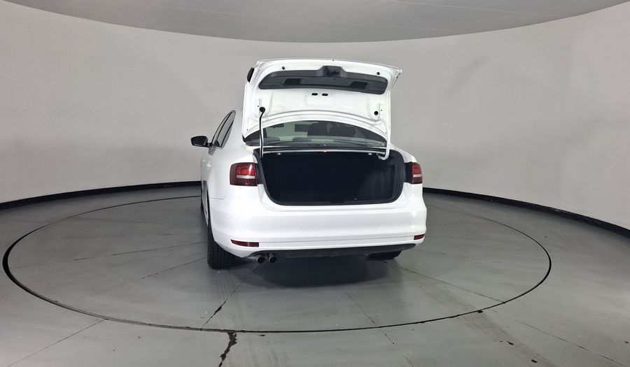 Volkswagen Jetta 2.5 COMFORTLINE TIP. BOLSAS AIRE DEL. Sedan 2017