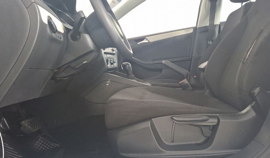 Volkswagen Jetta 2.5 COMFORTLINE TIP. BOLSAS AIRE DEL. Sedan 2017