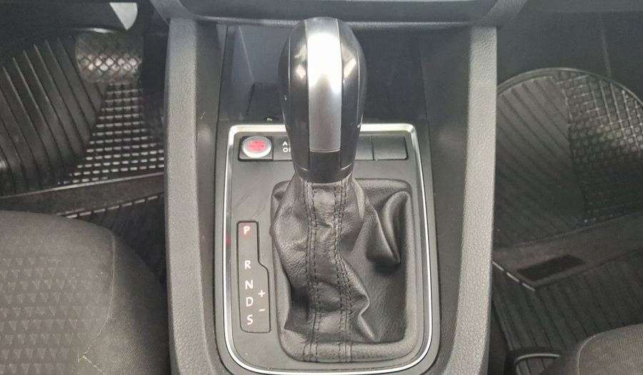 Volkswagen Jetta 2.5 COMFORTLINE TIP. BOLSAS AIRE DEL. Sedan 2017