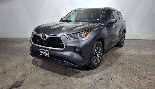 Toyota • Highlander