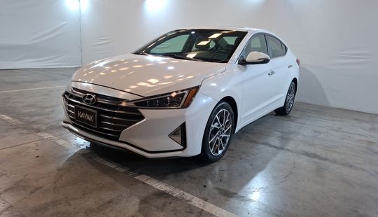 Hyundai • Elantra