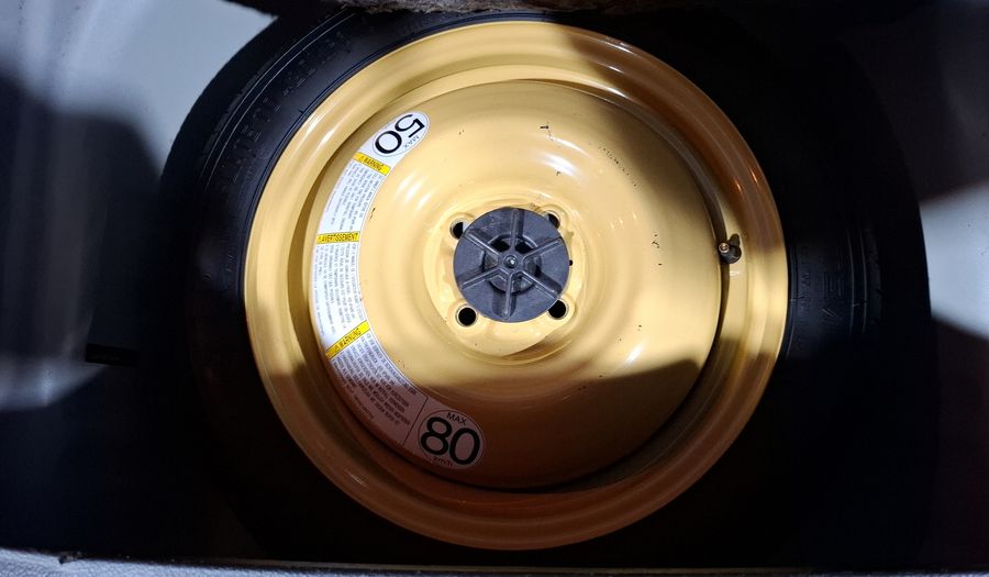 Suzuki Ignis 1.2 GLX Hatchback 2021