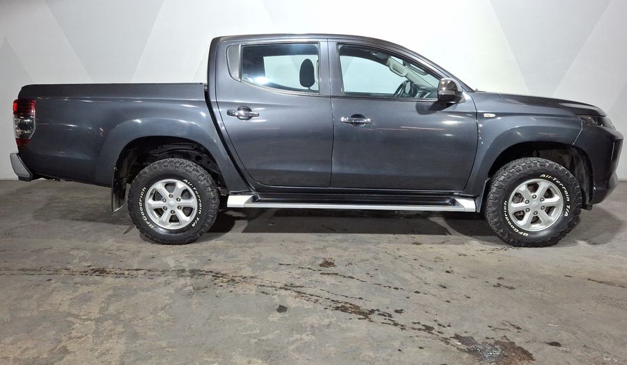 Mitsubishi L200 2.4 GLX DIESEL 4WD Pickup 2022