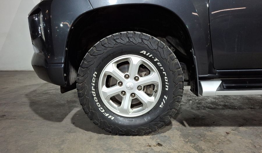 Mitsubishi L200 2.4 GLX DIESEL 4WD Pickup 2022