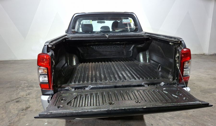 Mitsubishi L200 2.4 GLX DIESEL 4WD Pickup 2022