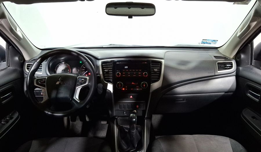 Mitsubishi L200 2.4 GLX DIESEL 4WD Pickup 2022