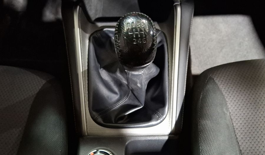 Mitsubishi L200 2.4 GLX DIESEL 4WD Pickup 2022