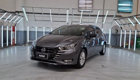 Nissan • Versa