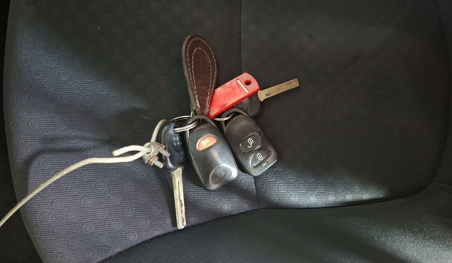 Hyundai Accent 1.6 RB GLS AC 2AB ABS Hatchback 2014