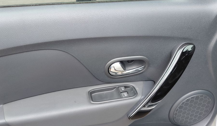 Renault Sandero Stepway 1.6 ZEN Hatchback 2023