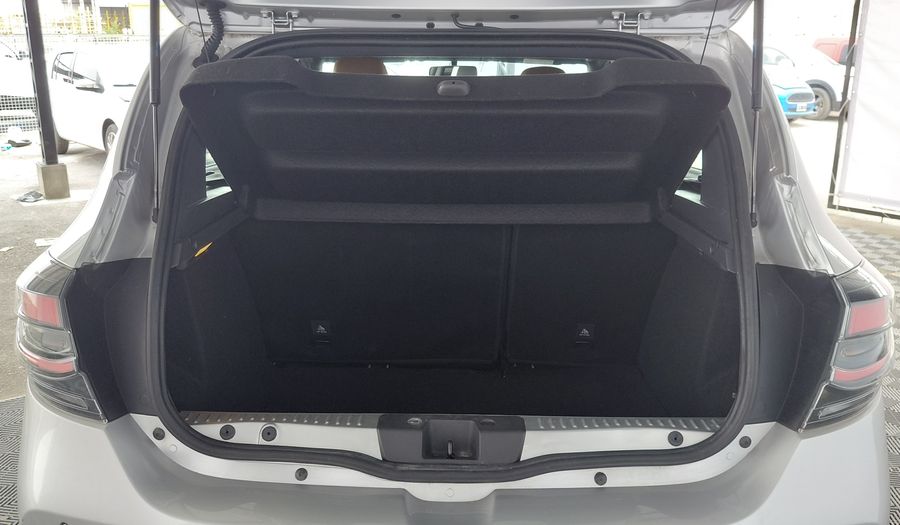 Renault Sandero Stepway 1.6 ZEN Hatchback 2023