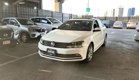 Volkswagen • Jetta