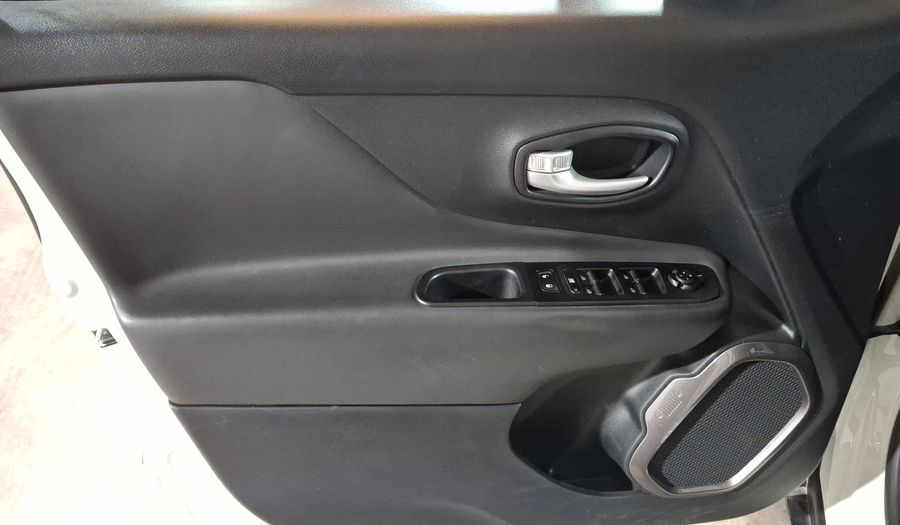 Jeep Renegade 1.3 LATITUDE AUTO Suv 2023