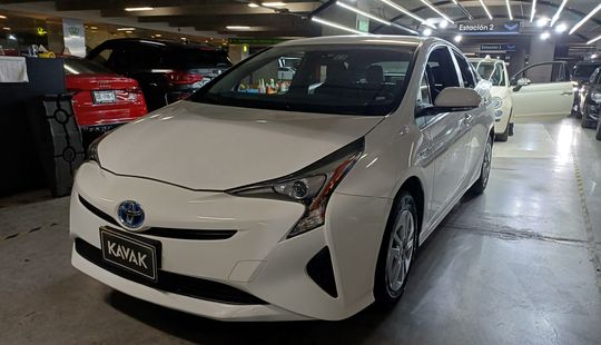 Toyota • Prius