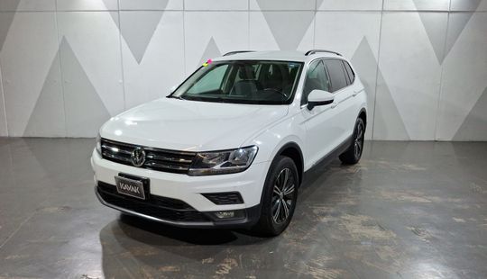 Volkswagen • Tiguan