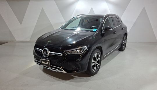 Mercedes Benz • Clase GLA