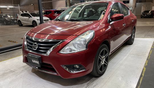 Nissan • Versa