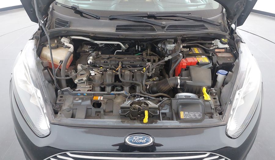 Ford Fiesta 1.6 SEL AT Hatchback 2017