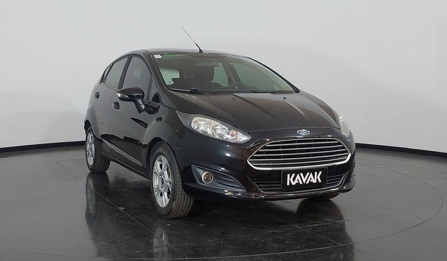 Ford Fiesta 1.6 SEL AT Hatchback 2017