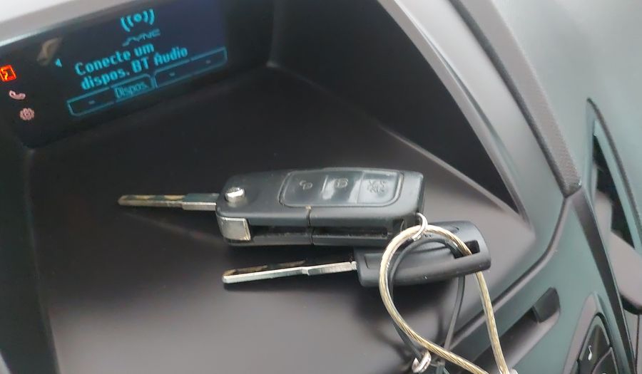 Ford Fiesta 1.6 SEL AT Hatchback 2017