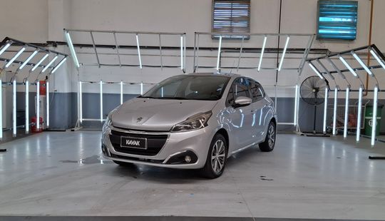 Peugeot • 208