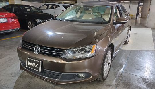 Volkswagen • Jetta