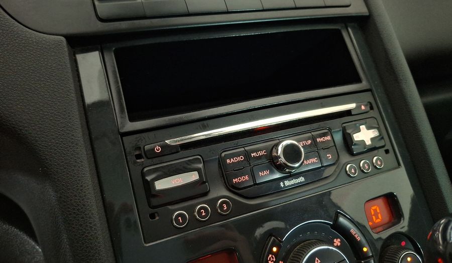 Peugeot 5008 2.0 HDI ALLURE AUTO Minivan 2015