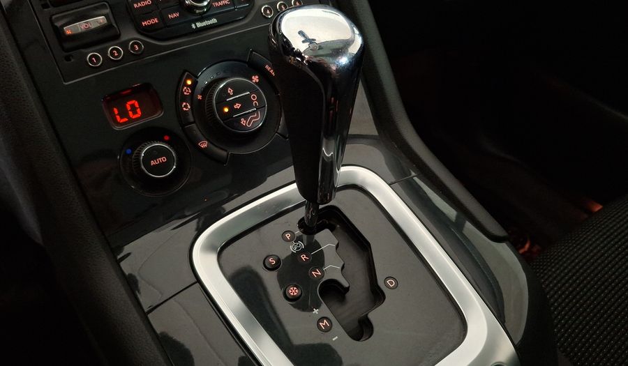 Peugeot 5008 2.0 HDI ALLURE AUTO Minivan 2015