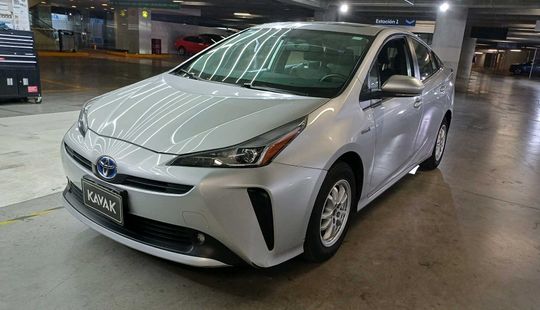 Toyota • Prius