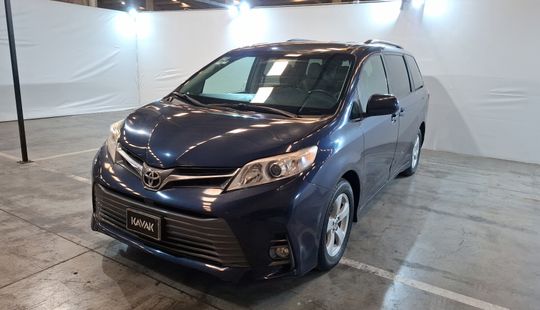 Toyota • Sienna