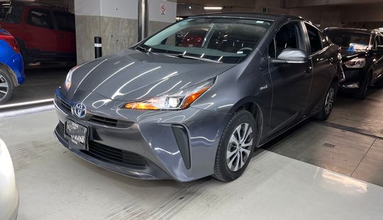 Toyota • Prius