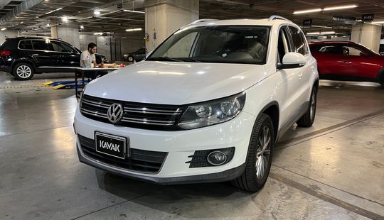 Volkswagen • Tiguan