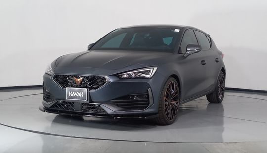 2023 • 12,606 km • Automático