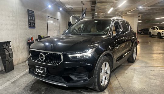 Volvo • XC40