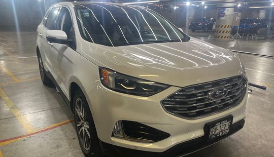 Ford • Edge