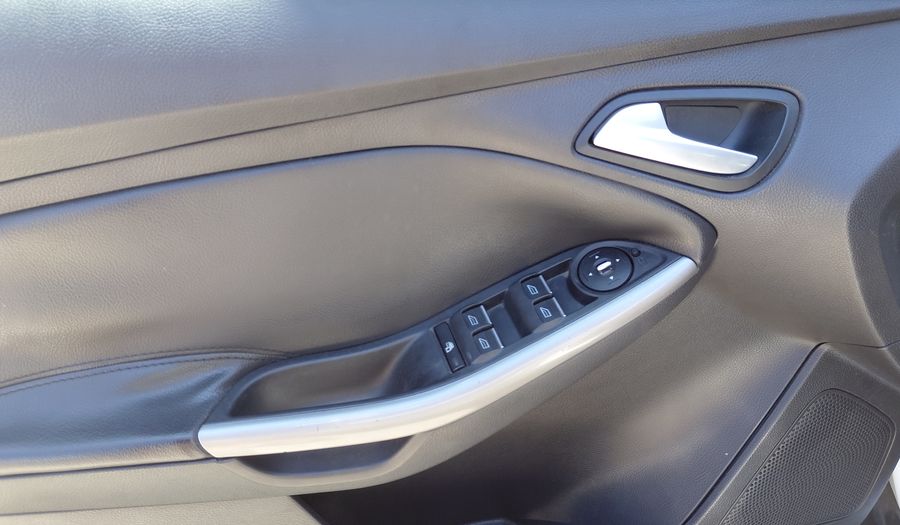 Ford Focus Iii 2.0 SE PLUS Hatchback 2014