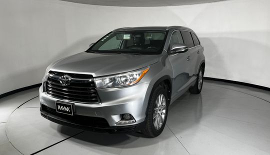 Toyota • Highlander