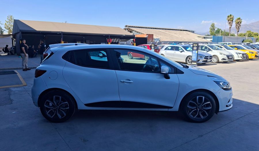 Renault Clio 1.2 EXPRESSION Hatchback 2021