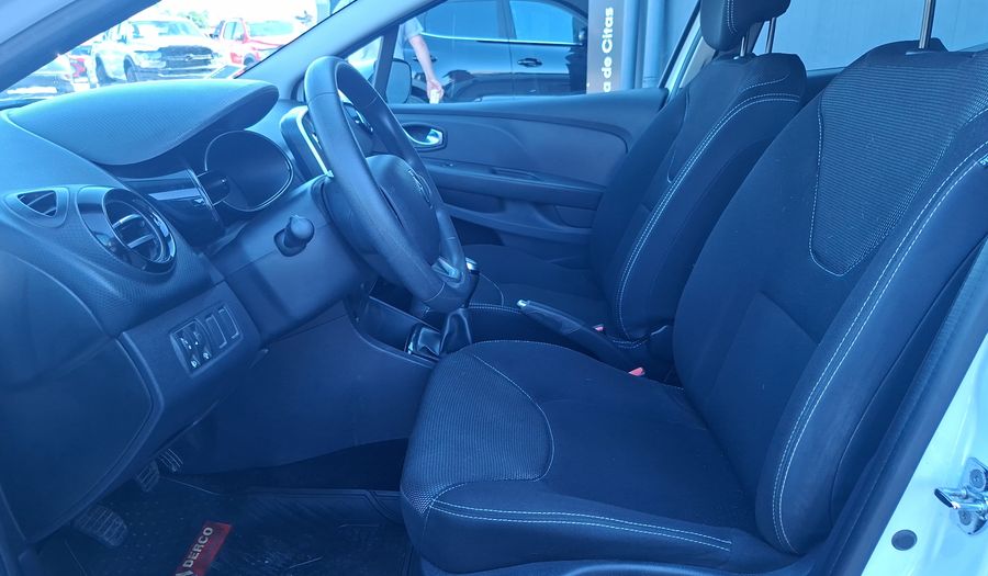 Renault Clio 1.2 EXPRESSION Hatchback 2021