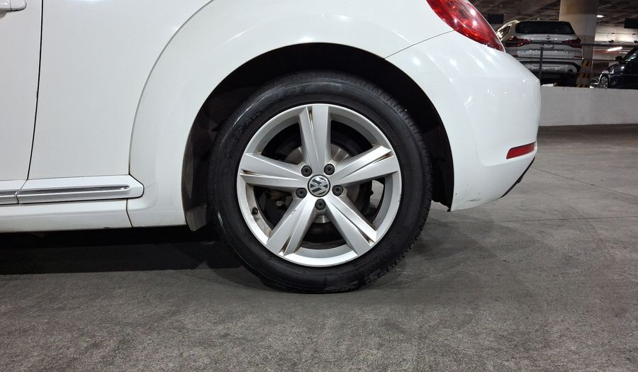 Volkswagen Beetle 2.5 SPORTLINE MT Hatchback 2016