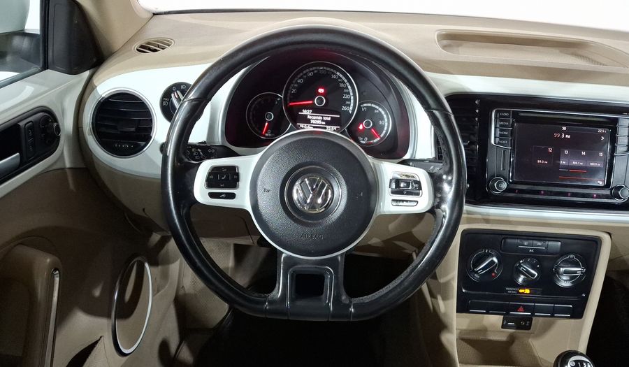 Volkswagen Beetle 2.5 SPORTLINE MT Hatchback 2016