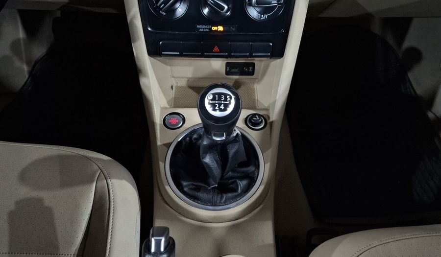 Volkswagen Beetle 2.5 SPORTLINE MT Hatchback 2016