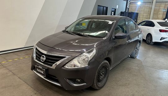 Nissan • Versa