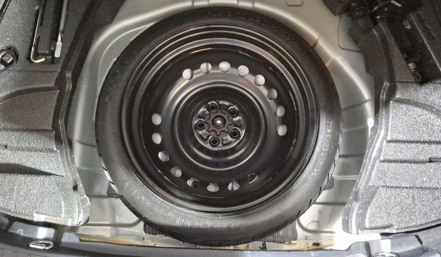 Toyota Prius 1.8 HEV PREMIUM AUTO Hatchback 2021