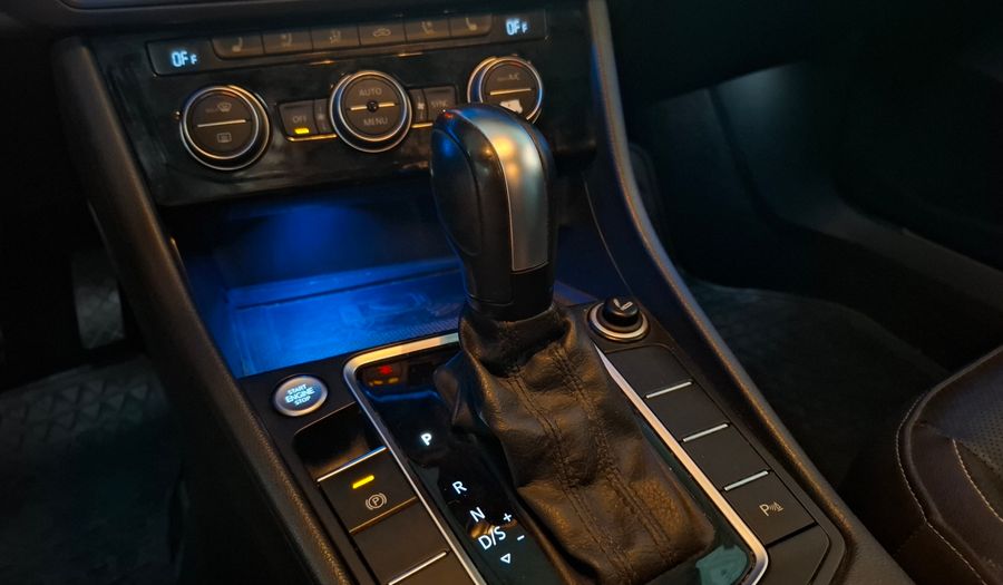 Volkswagen Vento 1.4 TSI HIGHLINE 250 AUTO Sedan 2020