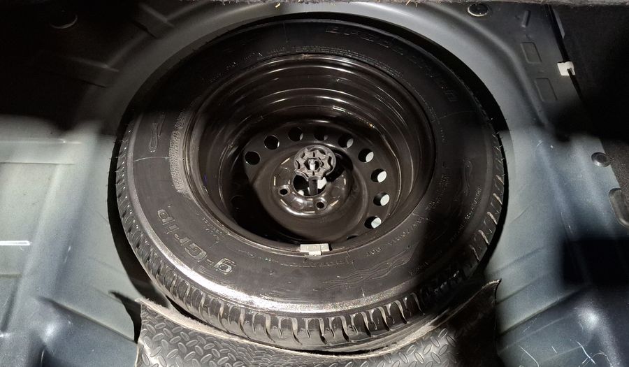 Renault Logan 1.6 INTENS MT Sedan 2018