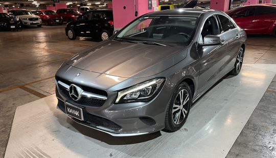 Mercedes Benz • Clase CLA