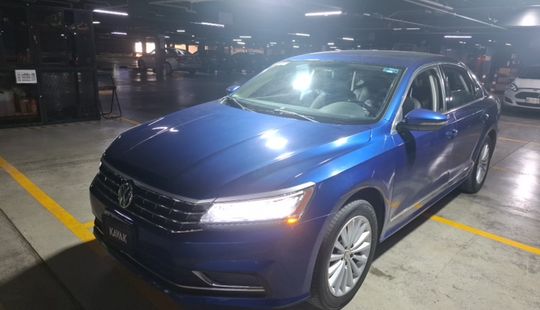 Volkswagen • Passat